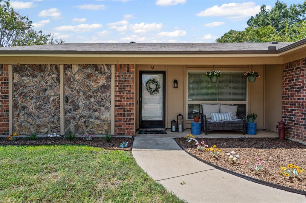 2616 Greenwood Court
