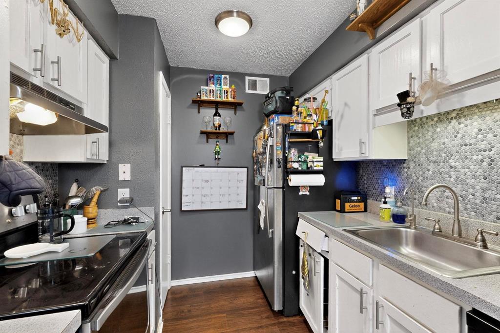 Oakhollow Condo - Residential