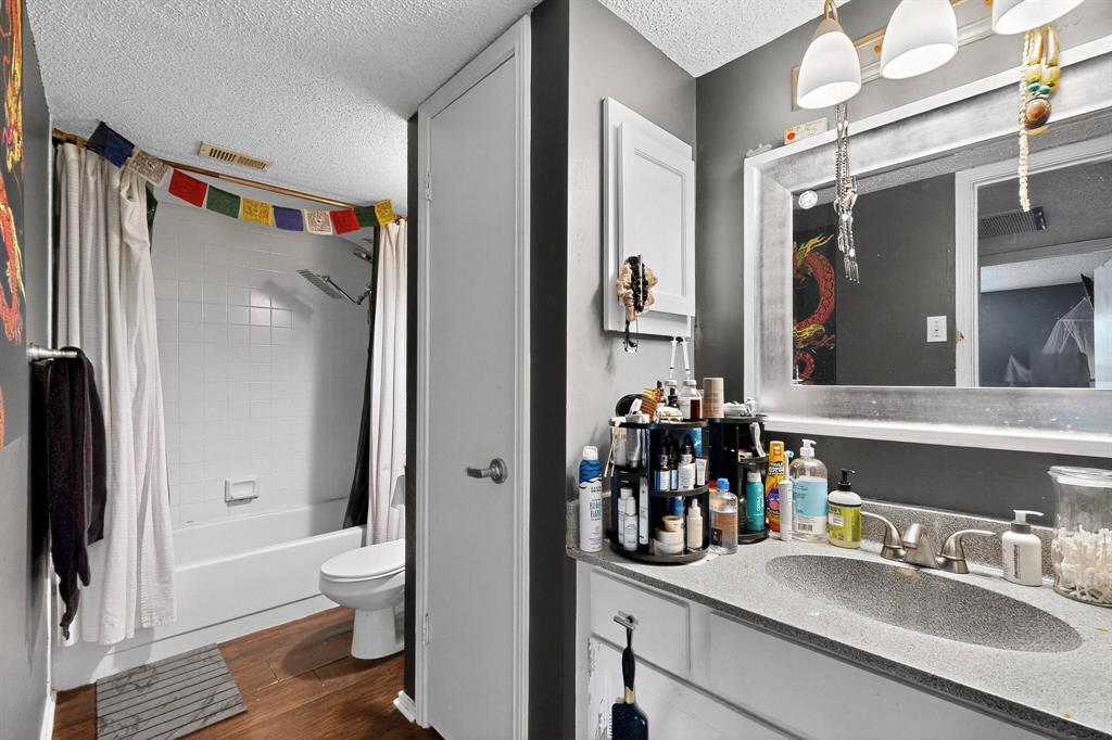 Oakhollow Condo - Residential