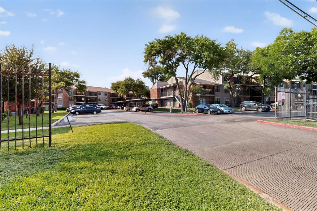 Oakhollow Condo - Residential