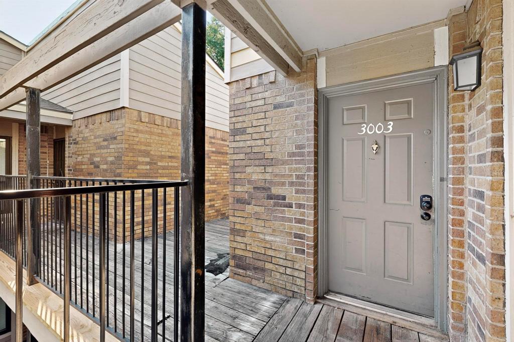 Oakhollow Condo - Residential