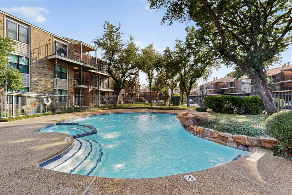 Oakhollow Condo - Residential