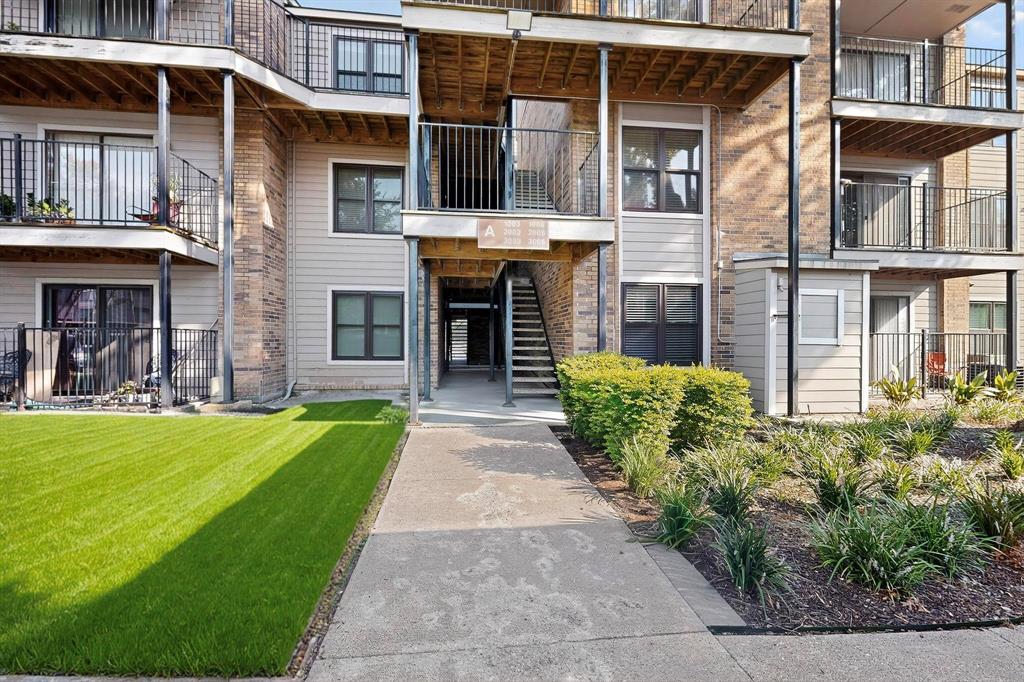 Oakhollow Condo - Residential