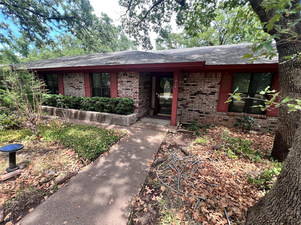 1315 Roanoake Drive