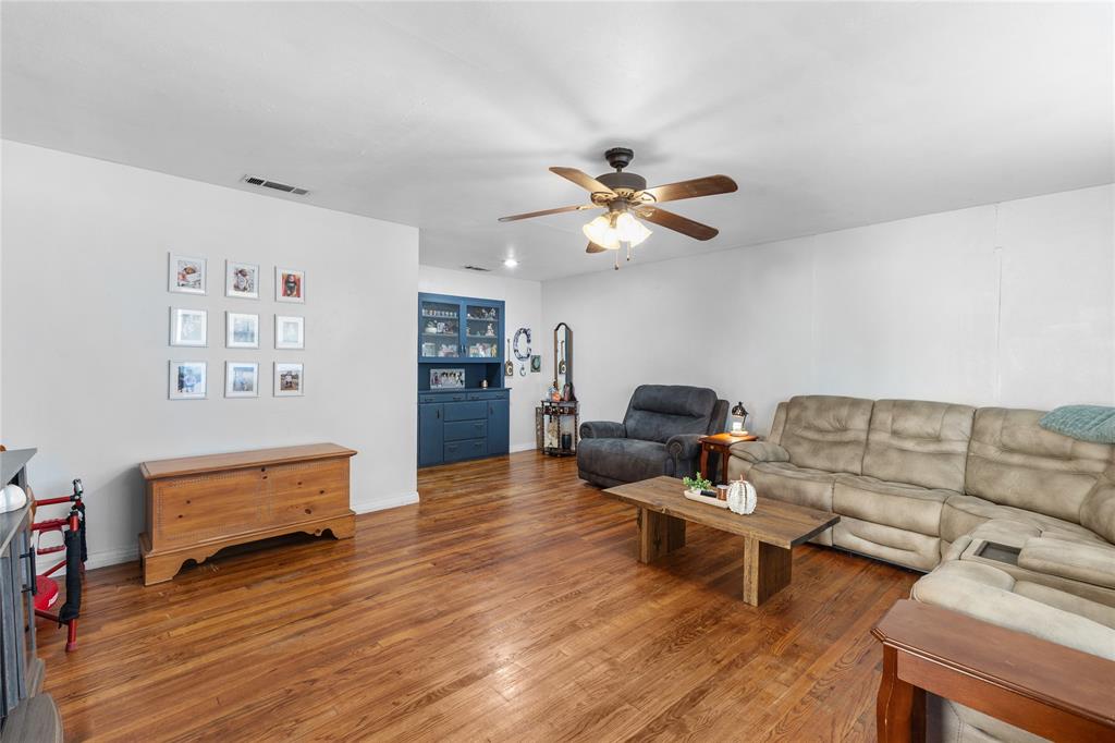 9834 Farm Road 269 S