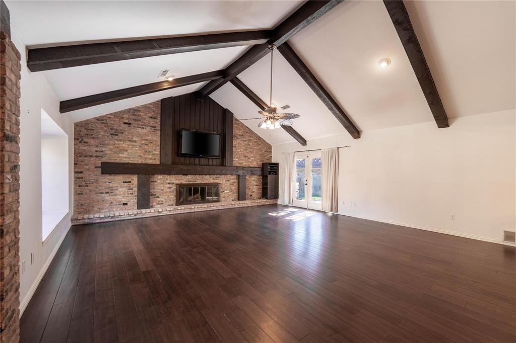 812 April Sound Court