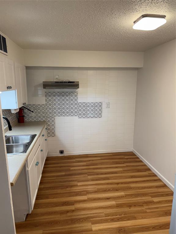 Condo Country Creek - Residential