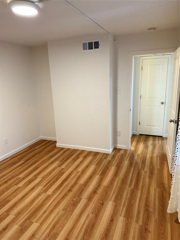 Condo Country Creek - Residential