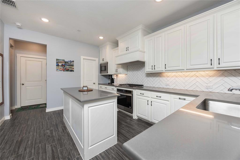 631 Cobblestone Lane