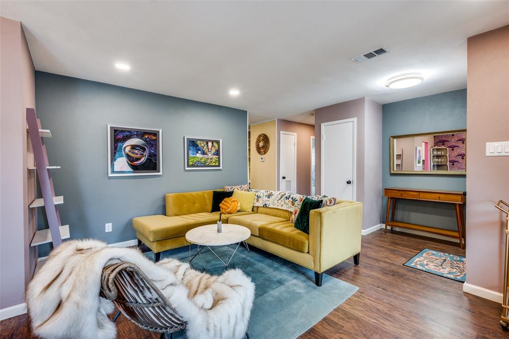 1318 E Windsor Drive