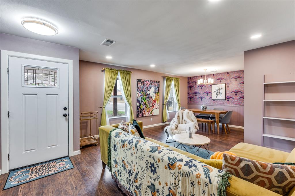 1318 E Windsor Drive