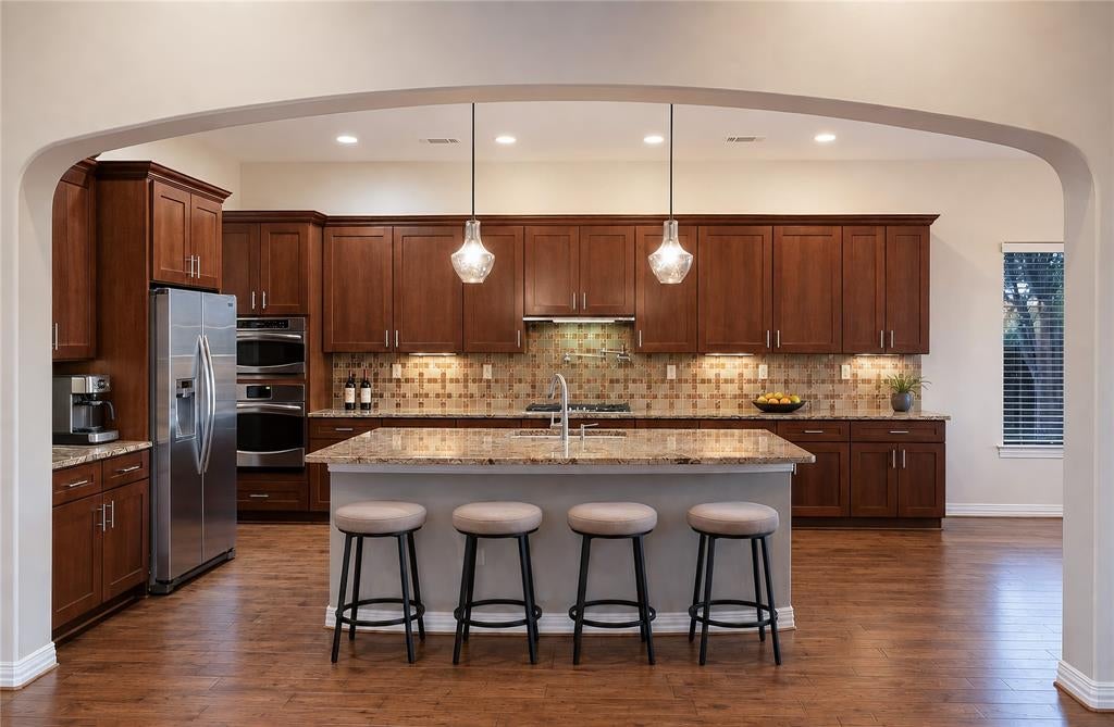 8908 Crestview