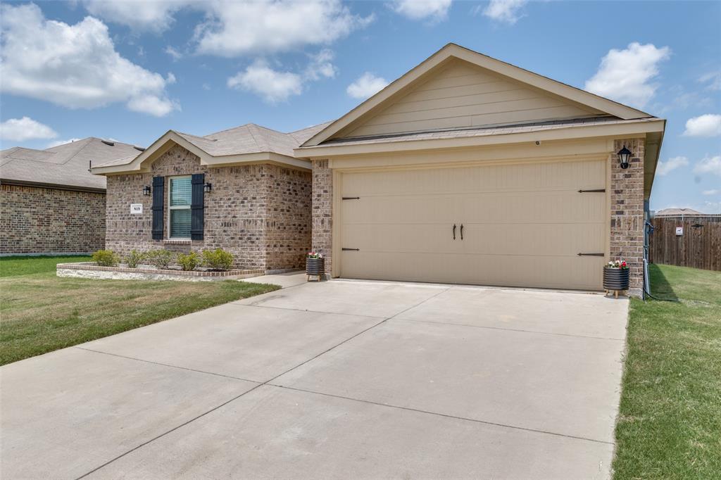 819 Twin Edge Drive