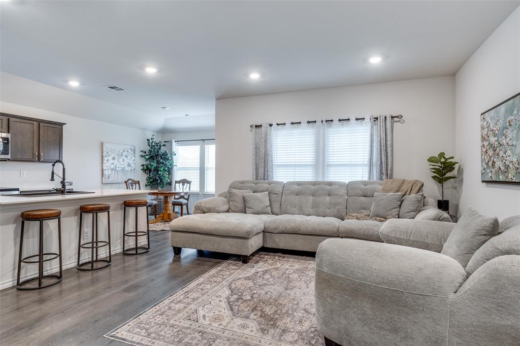 819 Twin Edge Drive