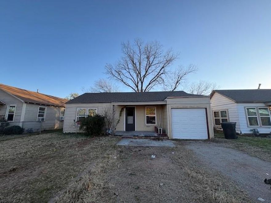 Beautiful 2 bed 1 bath home with garage and comes with fridge. Large backyard with mature trees. This home is a must see!
All pets must be approved 
Requires enrollment in resident benefit package. Resident Liability insurance is required.