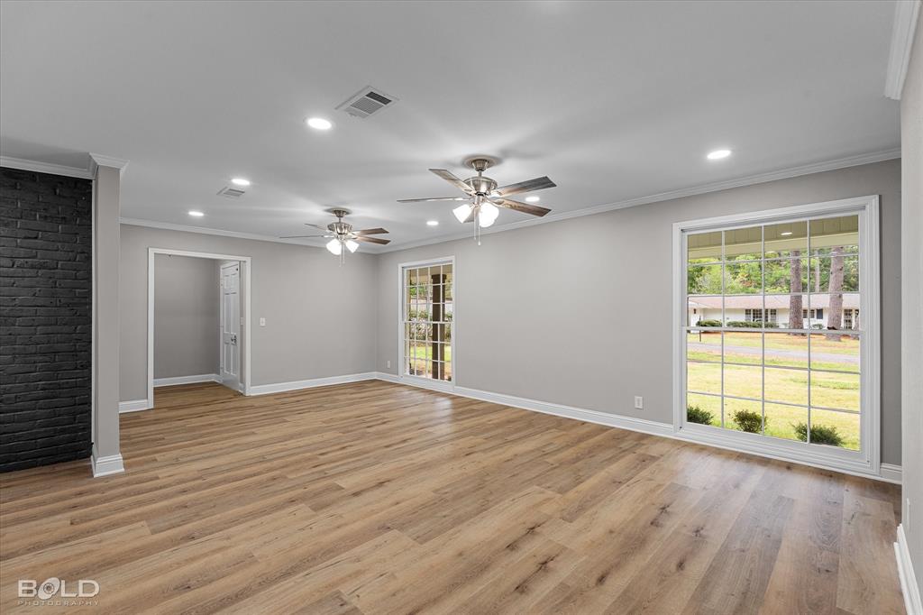 Shreveport, Louisiana 71106, United States, 5 Bedrooms Bedrooms, ,4 BathroomsBathrooms,Residential,Active,237874