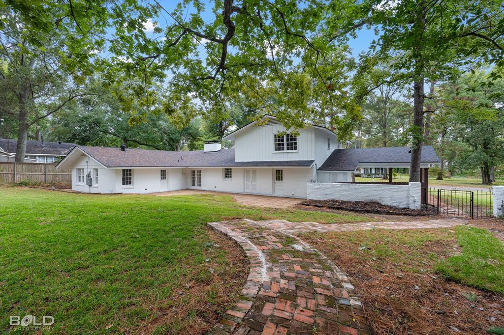 Shreveport, Louisiana 71106, United States, 5 Bedrooms Bedrooms, ,4 BathroomsBathrooms,Residential,Active,237874