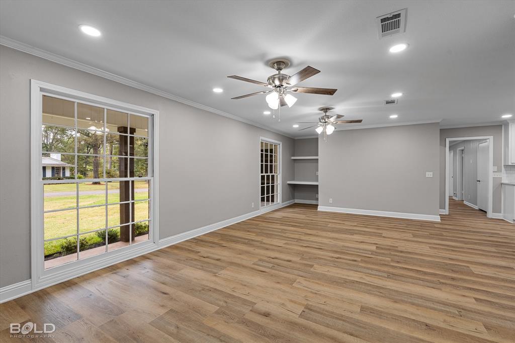 Shreveport, Louisiana 71106, United States, 5 Bedrooms Bedrooms, ,4 BathroomsBathrooms,Residential,Active,237874