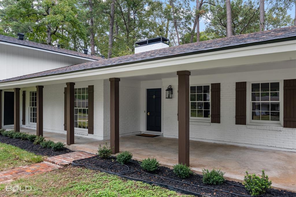 Shreveport, Louisiana 71106, United States, 5 Bedrooms Bedrooms, ,4 BathroomsBathrooms,Residential,Active,237874