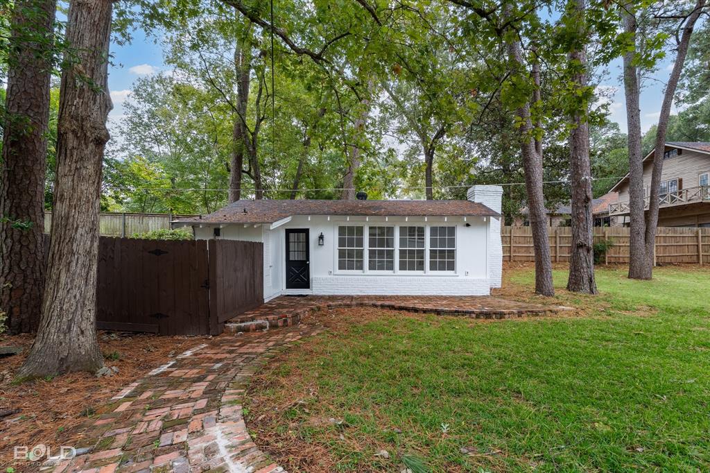 Shreveport, Louisiana 71106, United States, 5 Bedrooms Bedrooms, ,4 BathroomsBathrooms,Residential,Active,237874