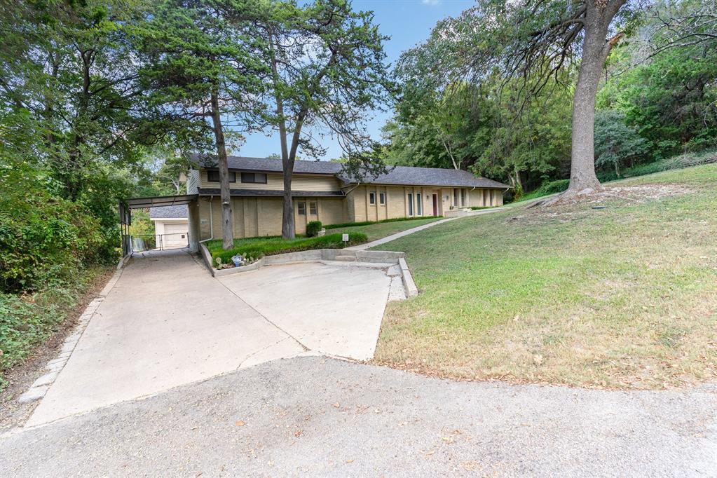 1515 Valley View Drive