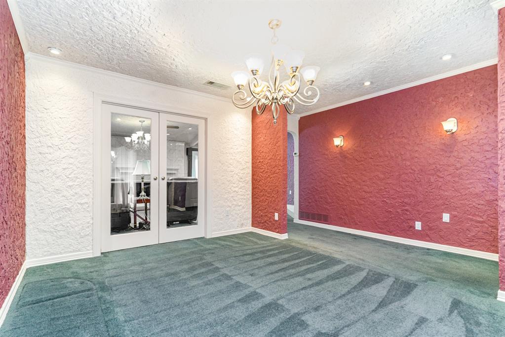 1515 Valley View Drive