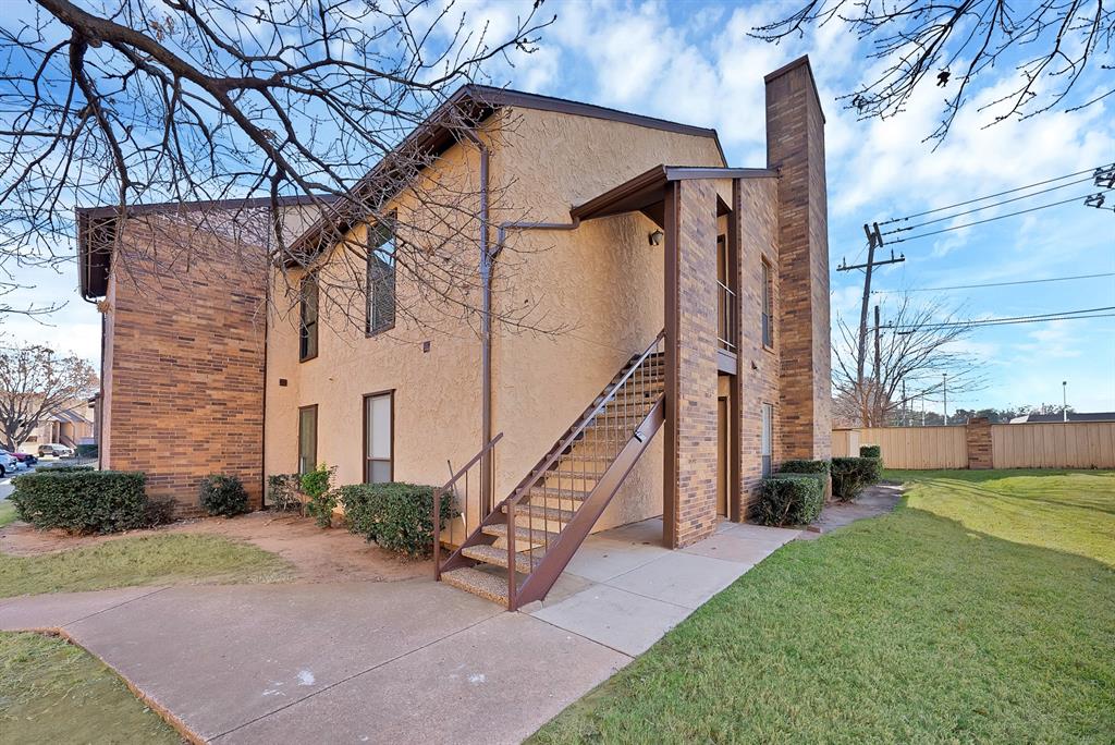 Cloisters Condo The - Residential