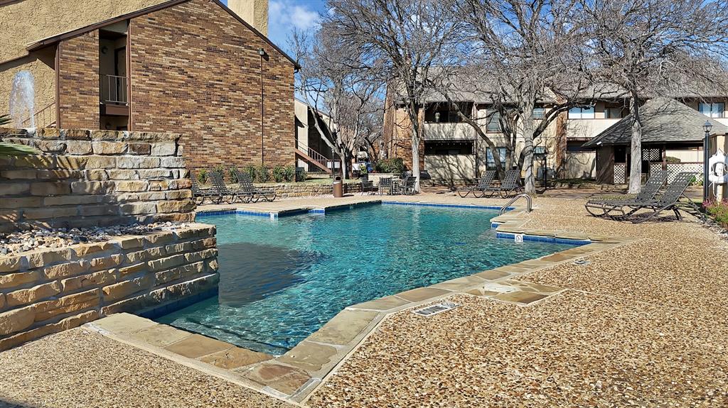 Cloisters Condo The - Residential