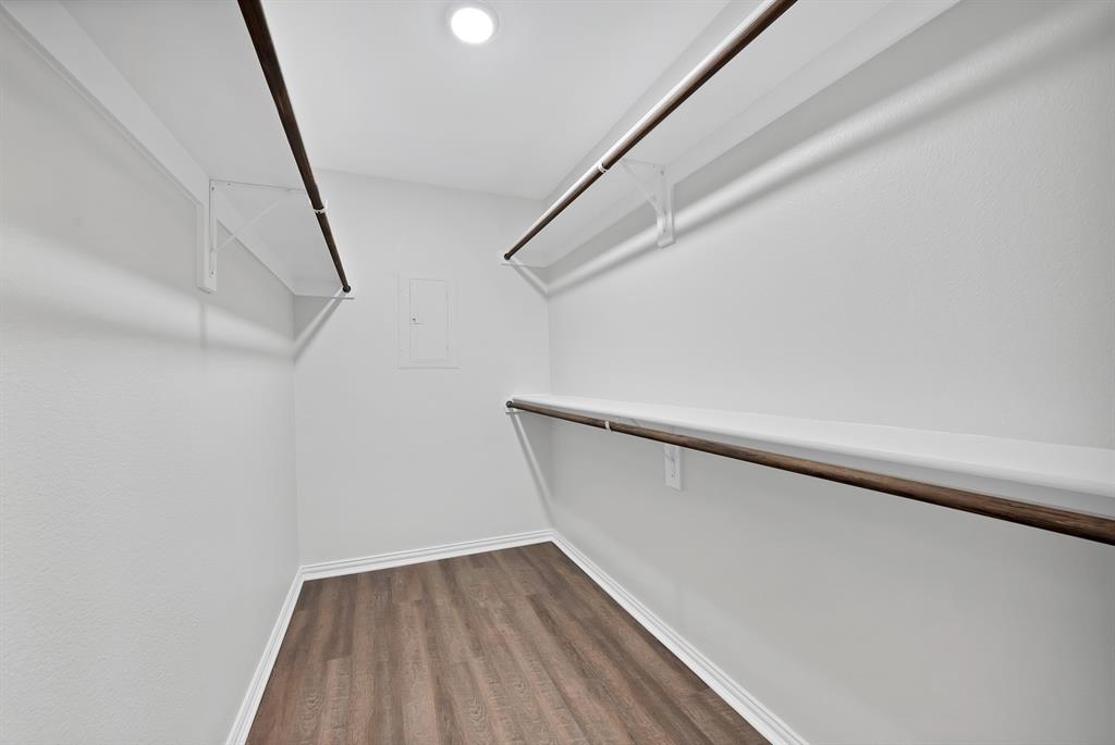 Cloisters Condo The - Residential