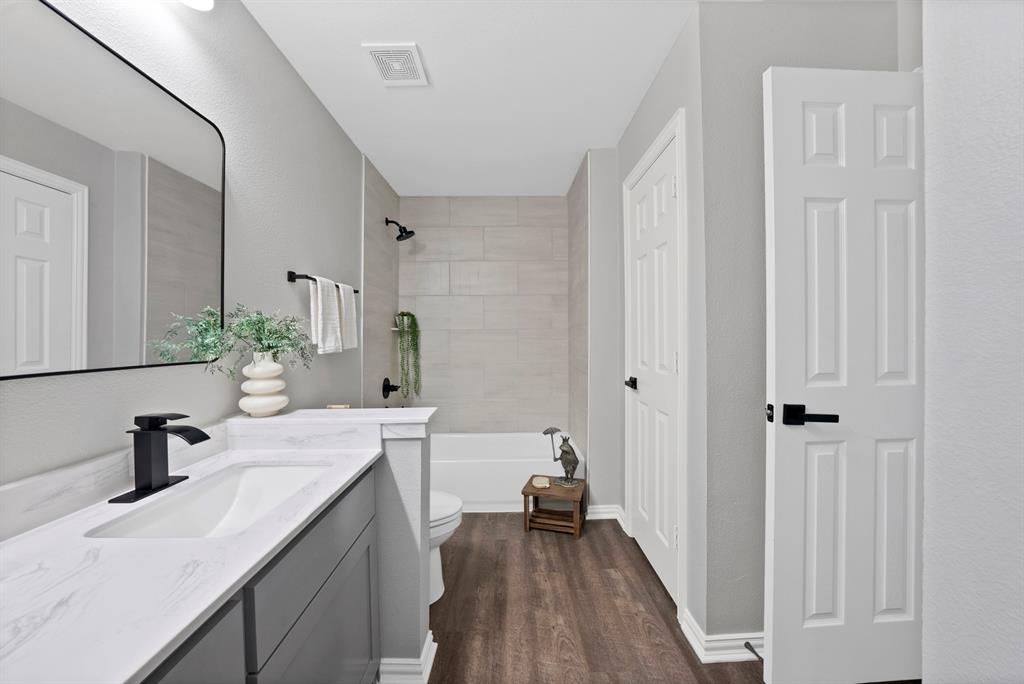 Cloisters Condo The - Residential