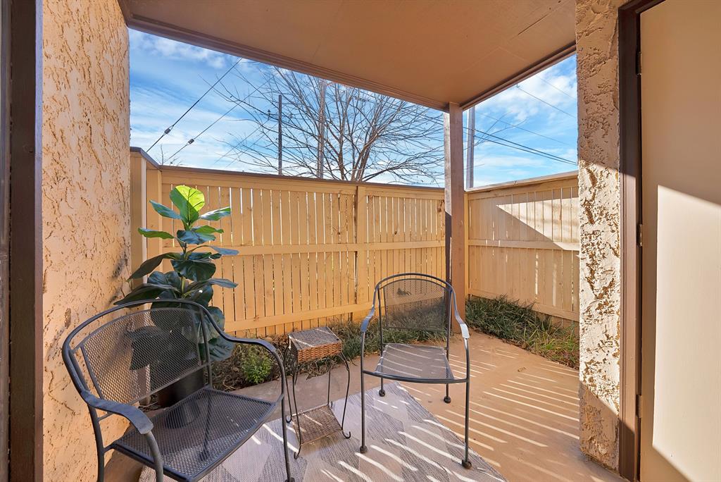 Cloisters Condo The - Residential