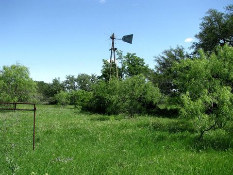 A home in Evant