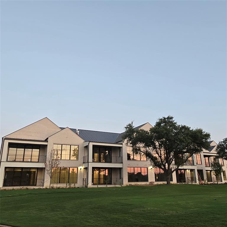 350 O' Connor Ridge Boulevard 13