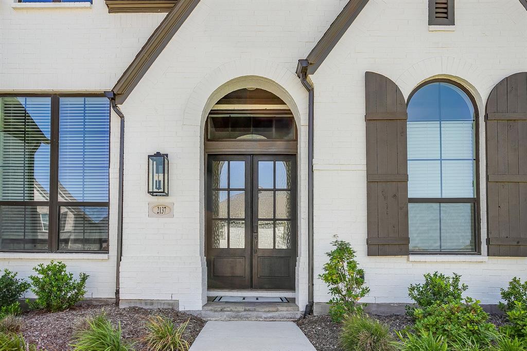 2137 Rolling Oaks Drive
