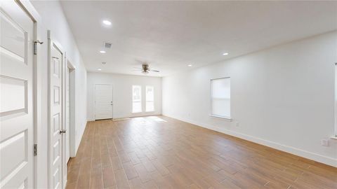 Tiny photo for 1615 Poplar Street, Dallas, TX 75215 (MLS # 21101093)