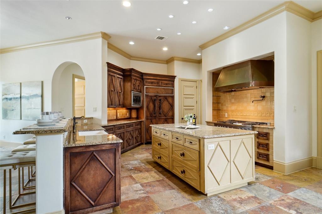 Chateau Du Lac Ph I - Residential