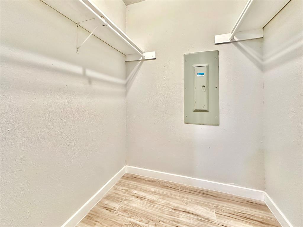 New World 4 - Residential