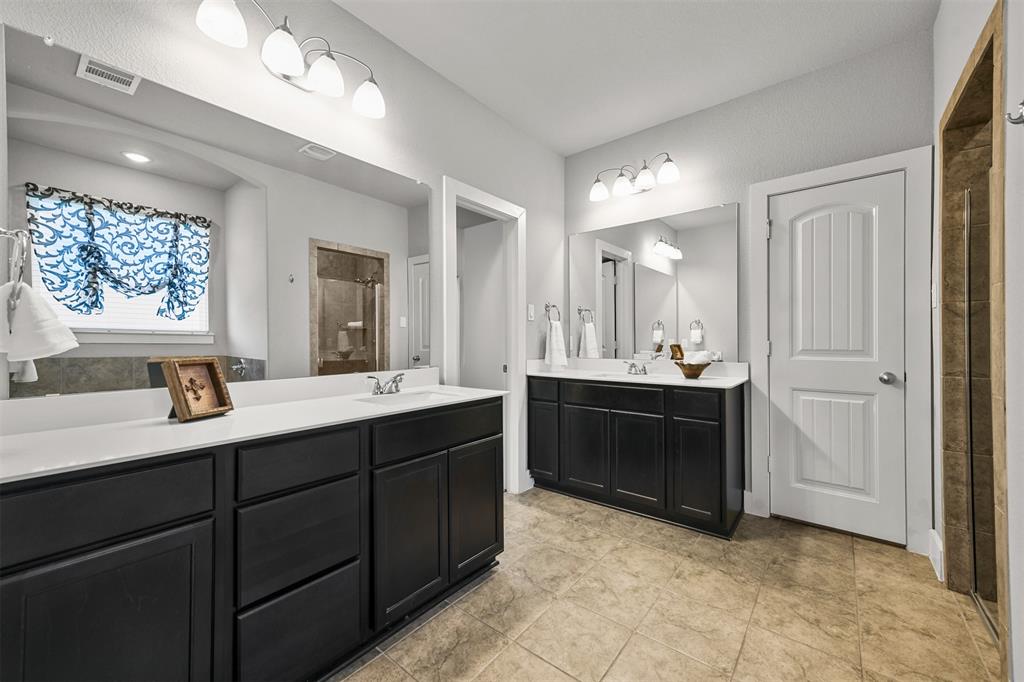 Sanger, Texas 76266, United States, 4 Bedrooms Bedrooms, ,3 BathroomsBathrooms,Residential,Active,96033