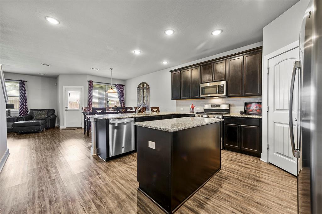 Sanger, Texas 76266, United States, 4 Bedrooms Bedrooms, ,3 BathroomsBathrooms,Residential,Active,96033