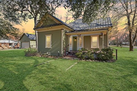 Photo of 416 Cockerell Street, Eustace, TX 75124 (MLS # 21095534) Photo of 416 Cockerell Street, Eustace, TX 75124 (MLS # 21095534)