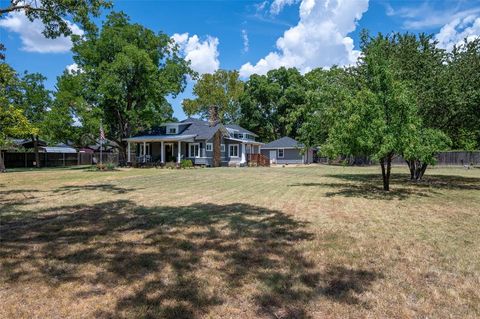 A home in Bonham