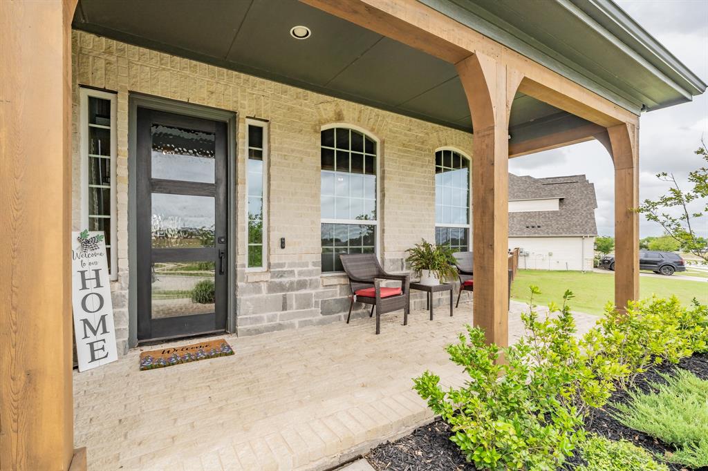 562 Broadleaf Way