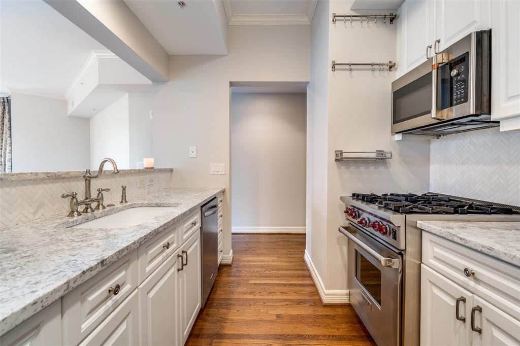 3401 Lee Parkway 508