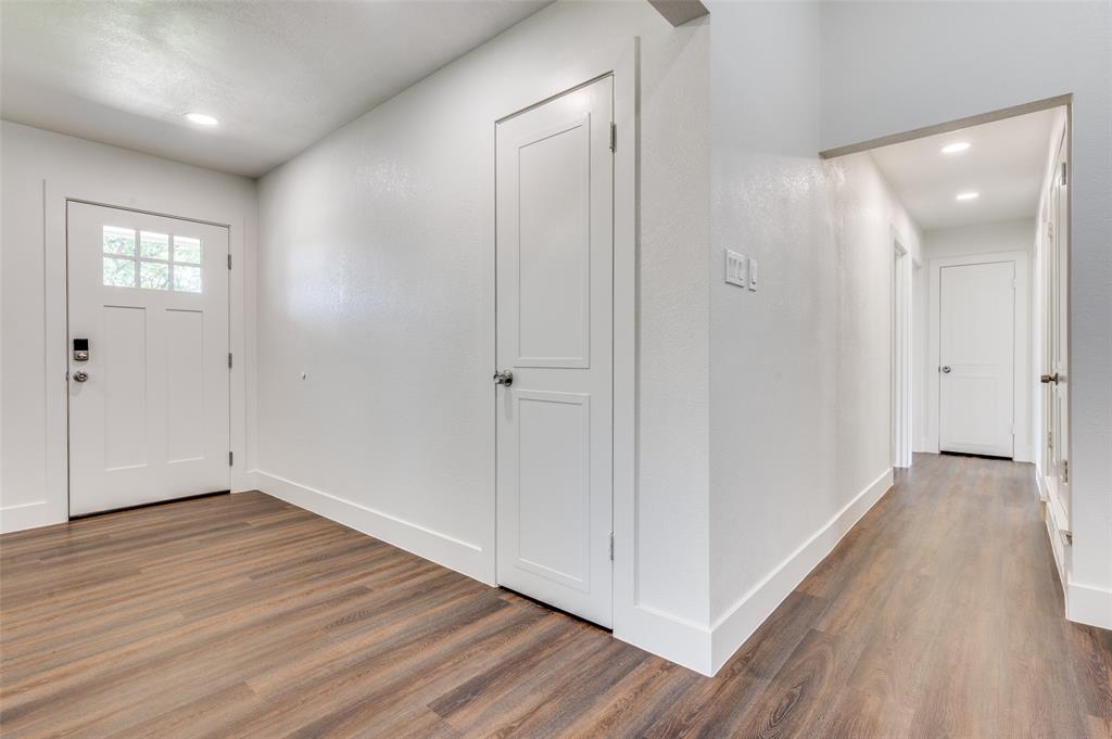 3906 Ridgeoak Way