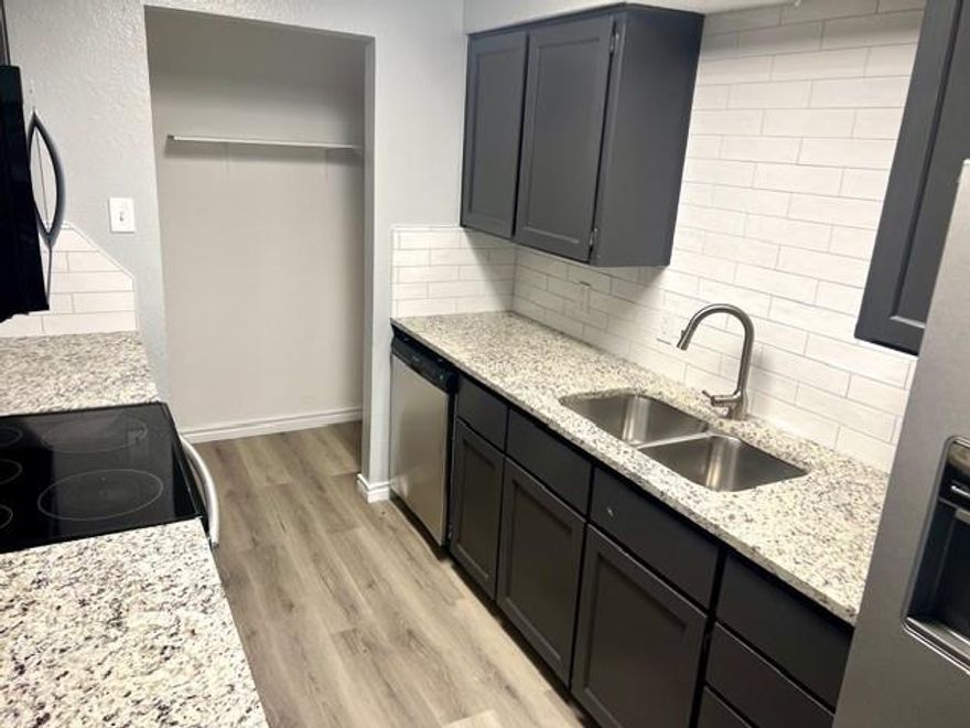 Nicely updated 2 bedroom, 2 bath duplex with new flooring, paint and kitchen countertops and appliances. Great space for an individual or small family. Please note: the duplex only pops up in MLS under 535 McQueary St but the side that is available for rent is 537 McQueary.