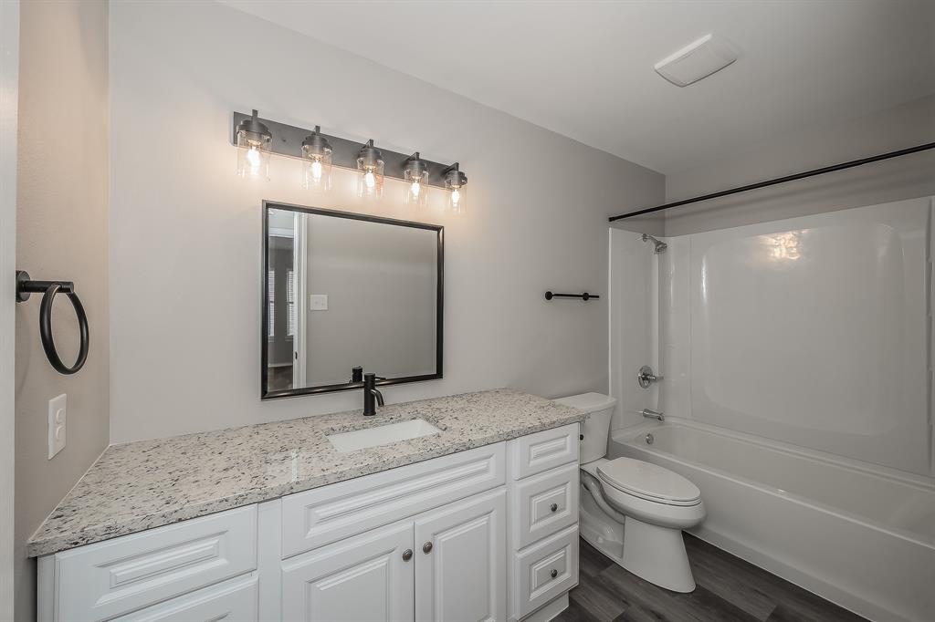 Cedar Creek Twnhms - Residential