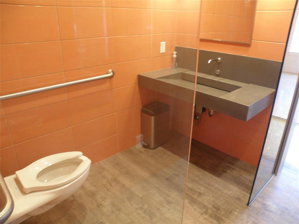 Broadway Hills Plaza Add - Commercial Lease