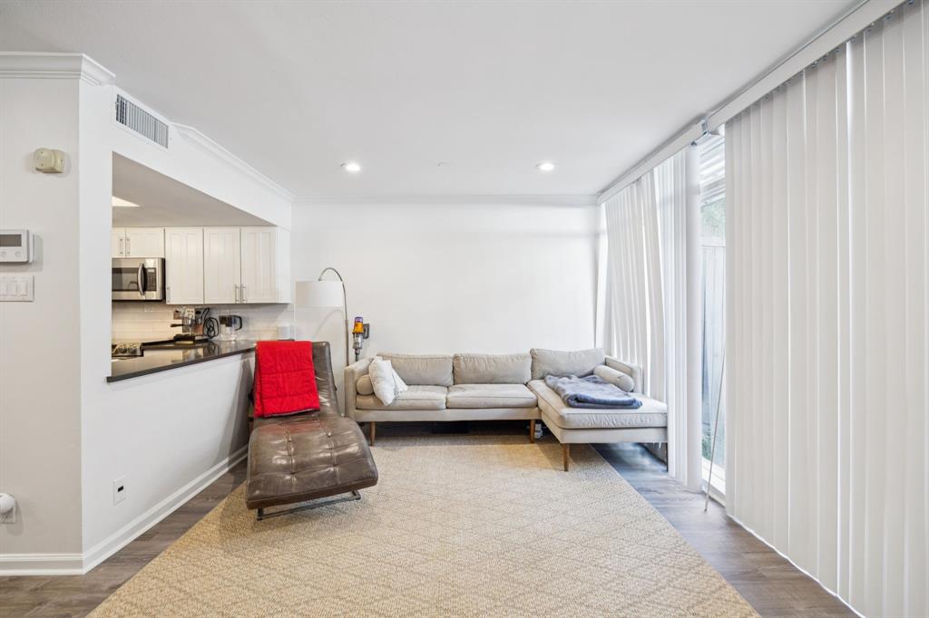 COLE HOUSE CONDOMINIUM - Residential