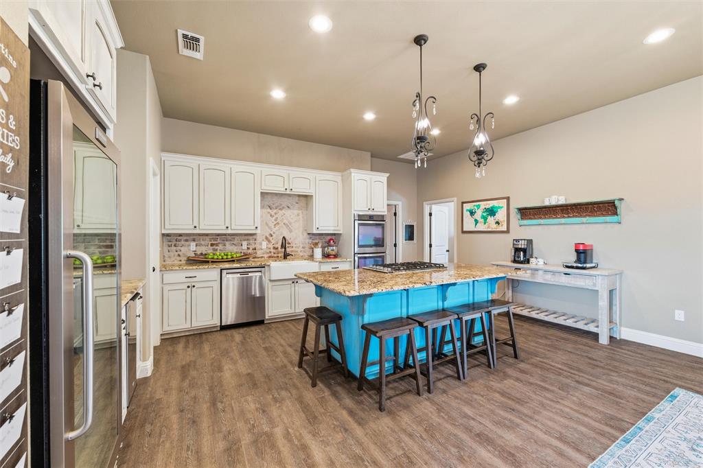 128 E Remuda Court
