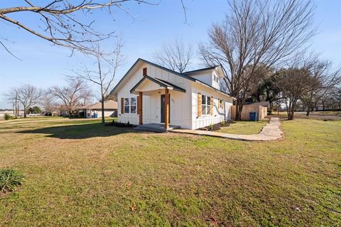 801 E Brown Street Ennis TX 75119